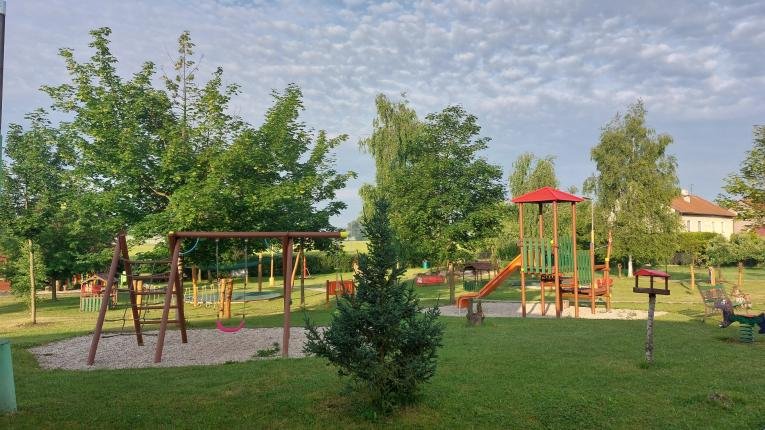 Mateřská a základní škola jen pár kroků